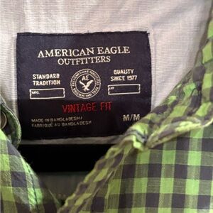 American Eagle Vintage fit- snap buttons size medium
Great condition